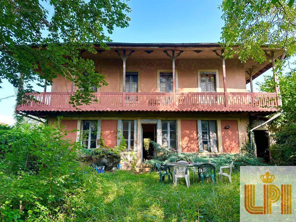 Maison à LAY-SAINT-CHRISTOPHE