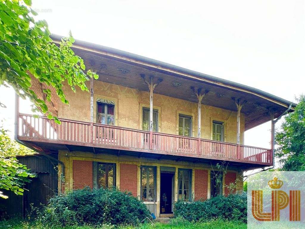 Maison à LAY-SAINT-CHRISTOPHE