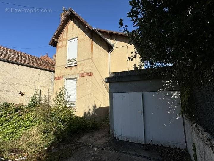 Maison à MEZIERES-SUR-SEINE