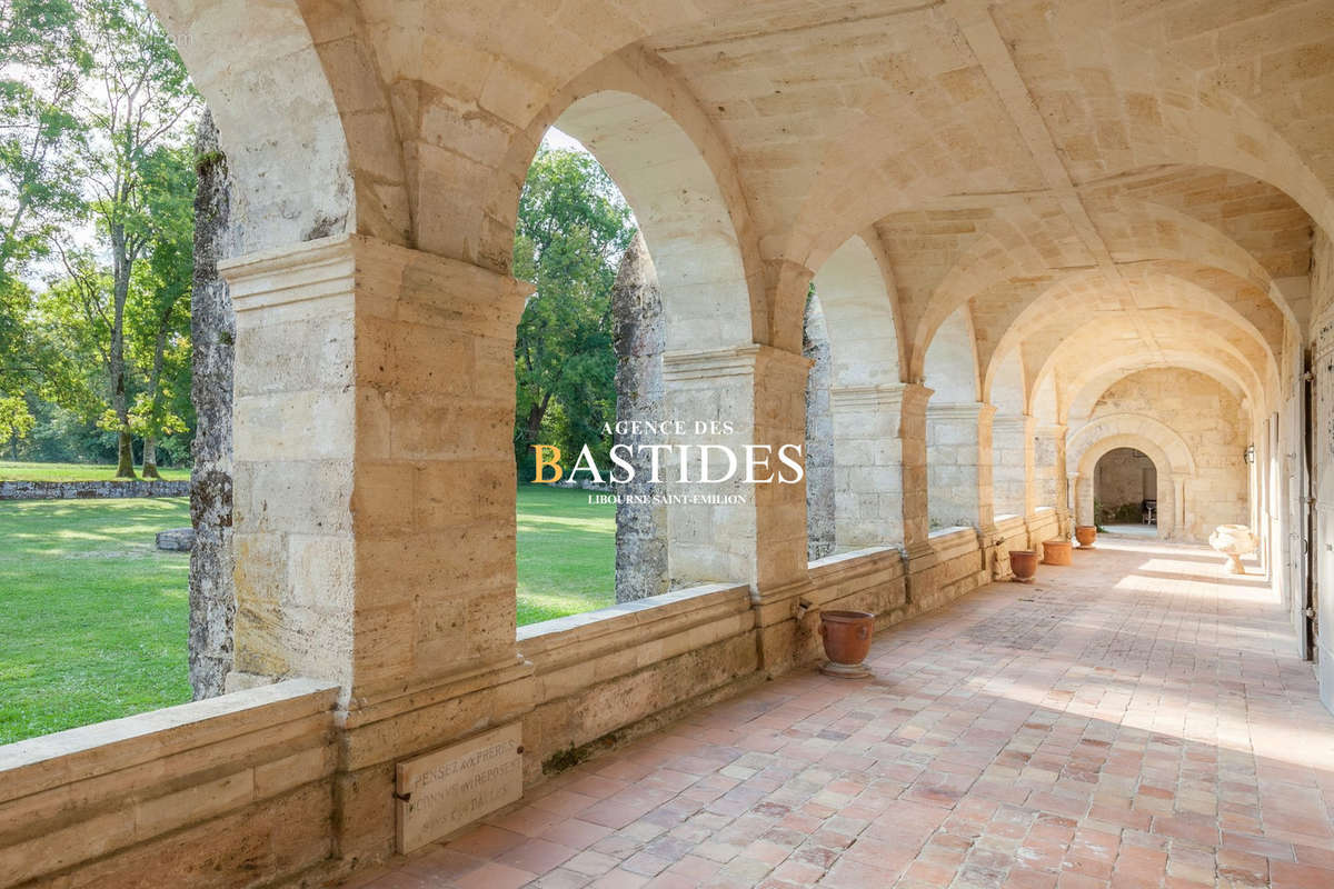 Maison à SAINT-EMILION