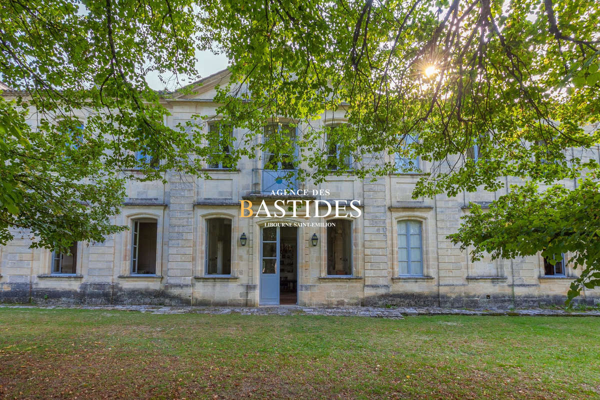 Maison à SAINT-EMILION