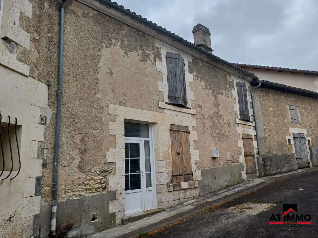 Appartement à CHALAIS