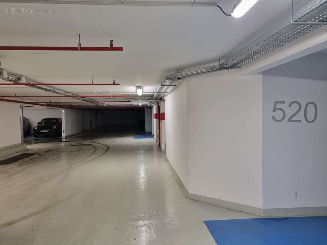 Parking à PARIS-15E