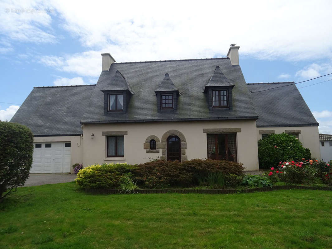 Maison à PLOUGUERNEAU