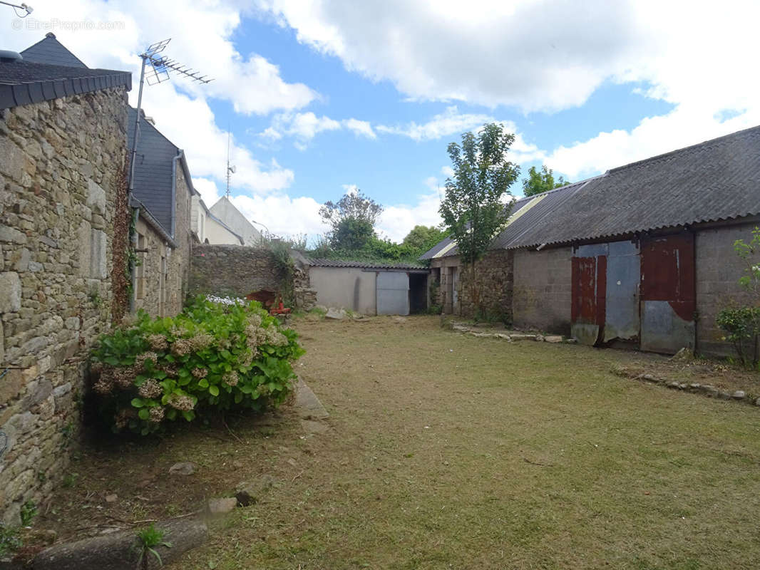 Maison à PLOUGUERNEAU