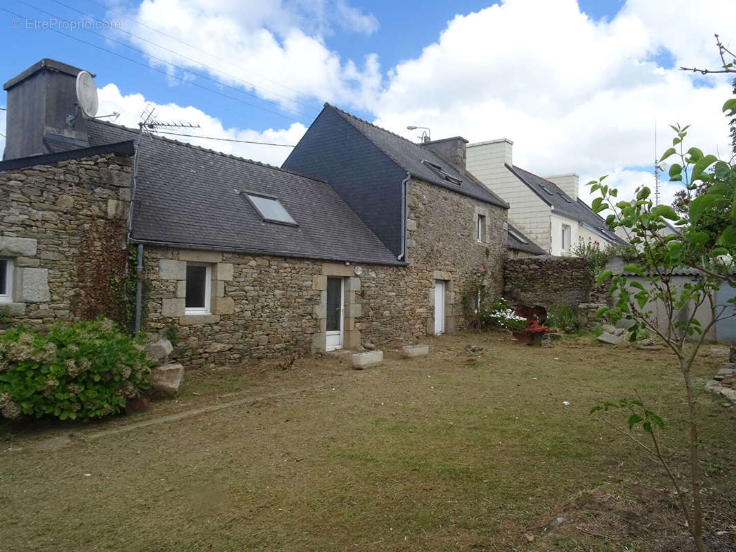 Maison à PLOUGUERNEAU