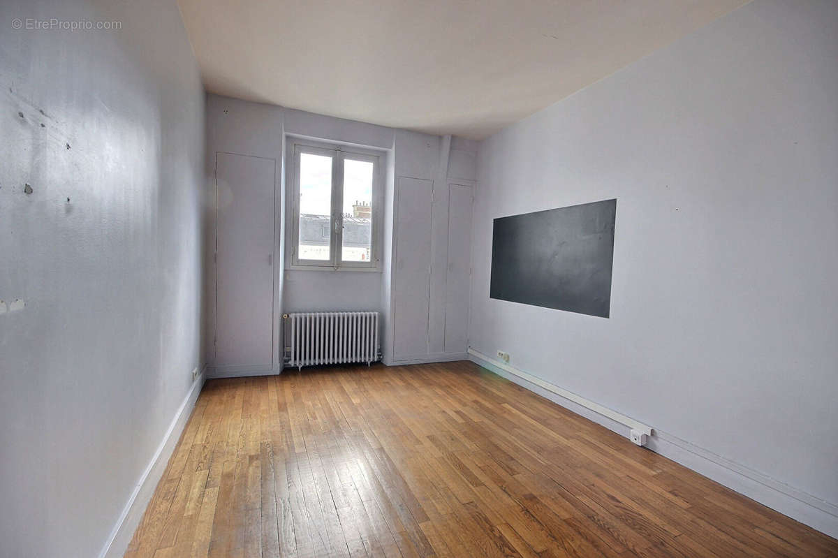 Appartement à PARIS-8E