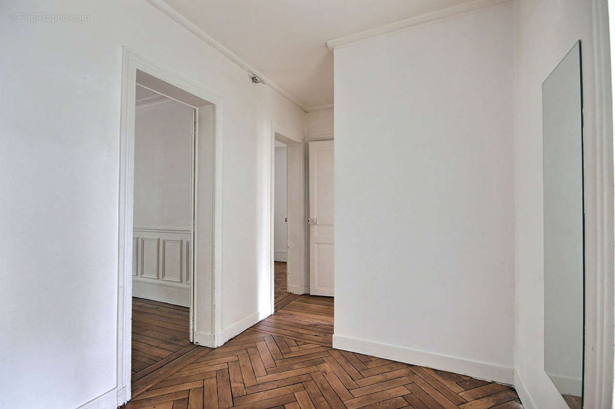 Appartement à PARIS-14E