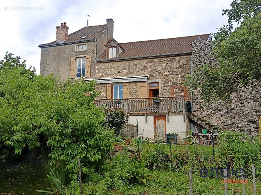 Maison à MONTHELIE