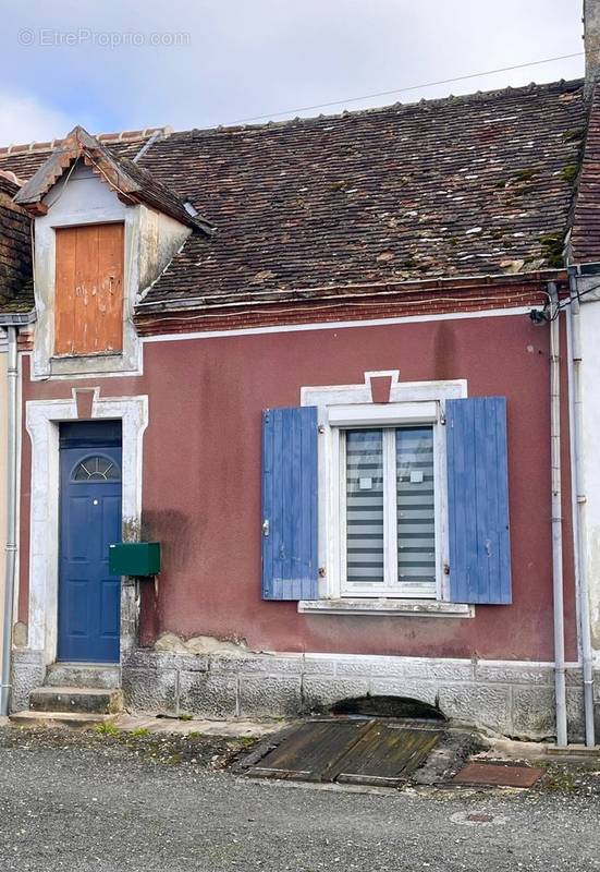 Façade - Maison à SAINT-COSME-EN-VAIRAIS