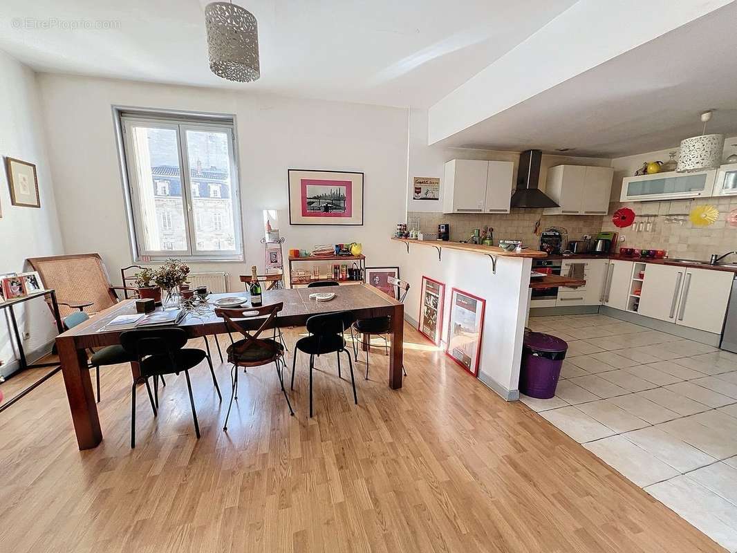 Appartement à BORDEAUX