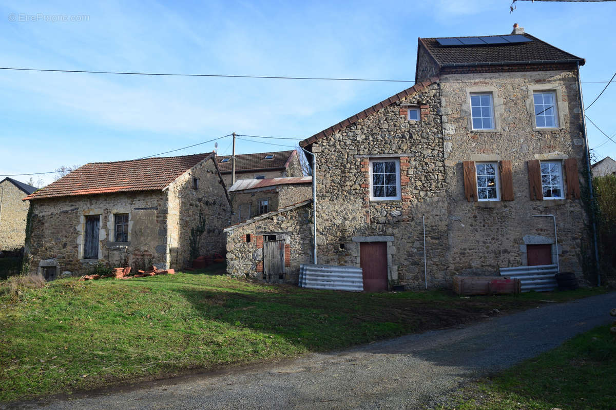 Maison à BUSSET