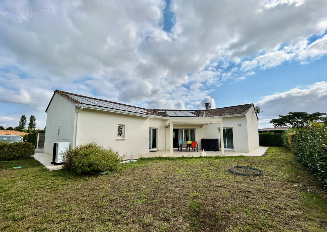 Maison à BLANQUEFORT