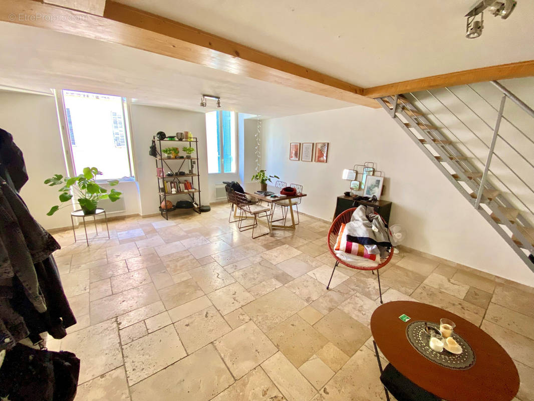 Appartement à MARSEILLE-6E