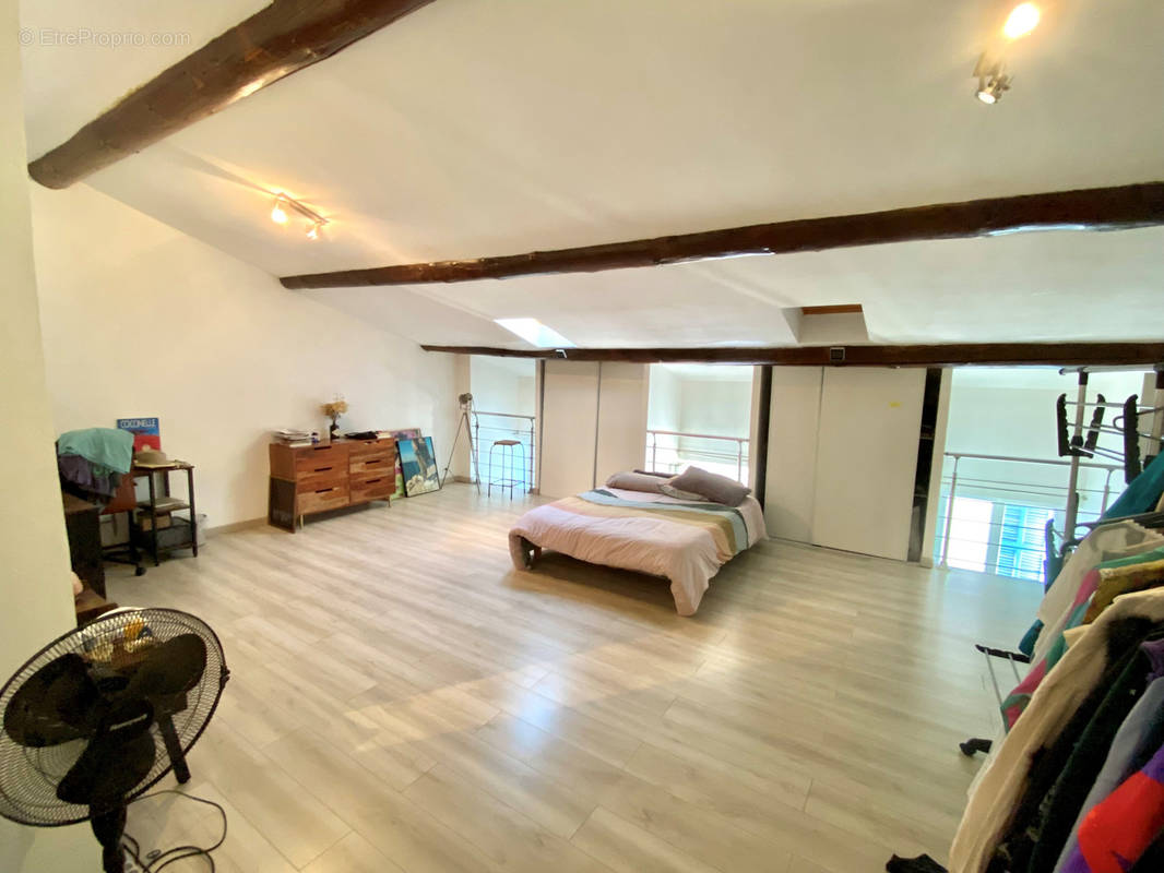 Appartement à MARSEILLE-6E