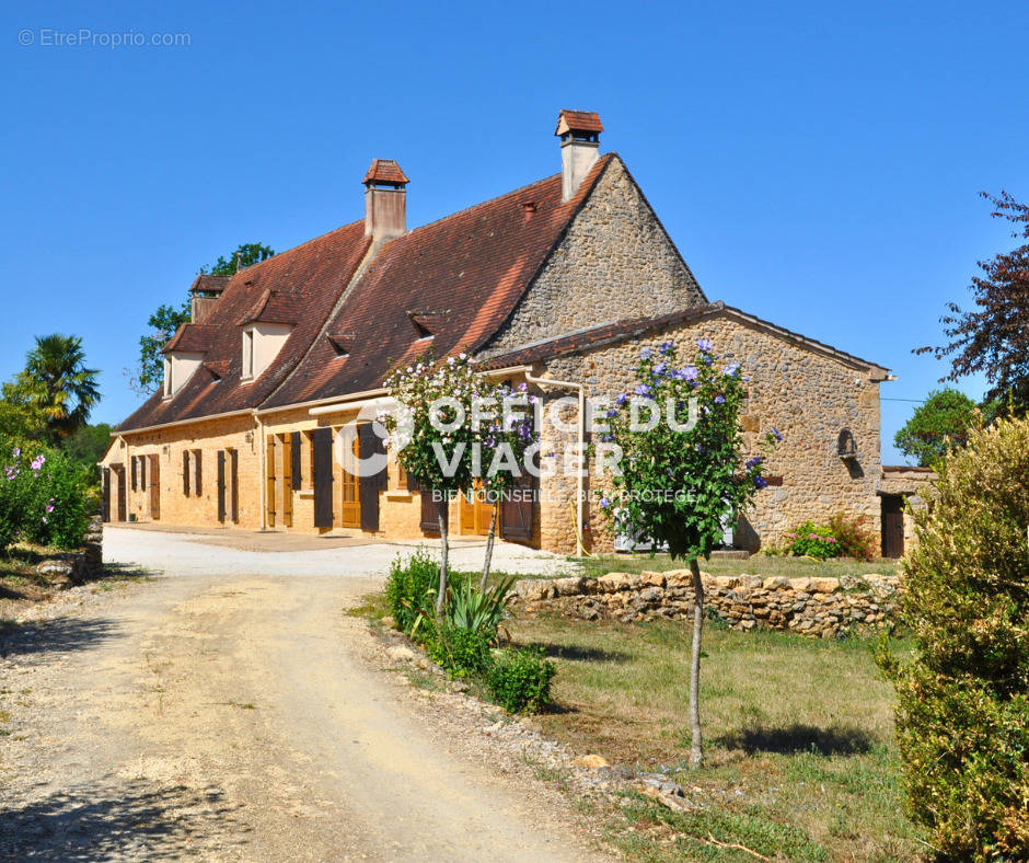 Maison à SAINTE-FOY-DE-LONGAS