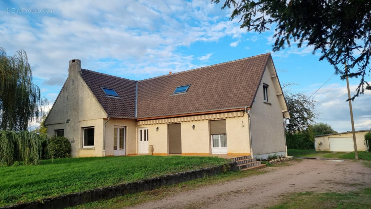 Maison à VARENNES-SUR-ALLIER