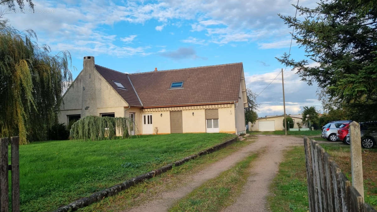 Maison à VARENNES-SUR-ALLIER