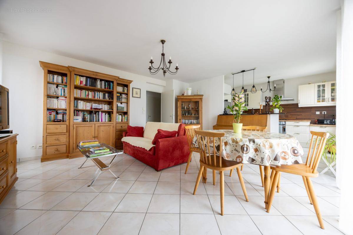 Appartement à SAINT-SEBASTIEN-SUR-LOIRE