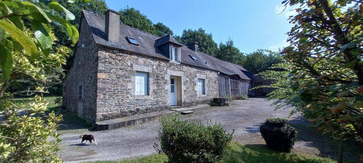 Maison à MUR-DE-BRETAGNE