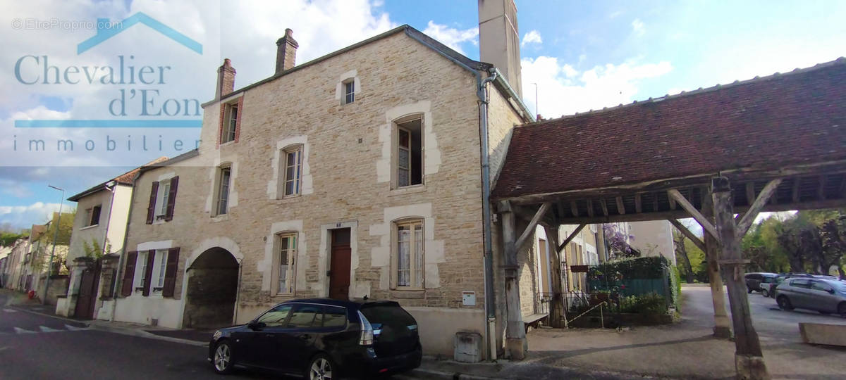 Maison à TANLAY