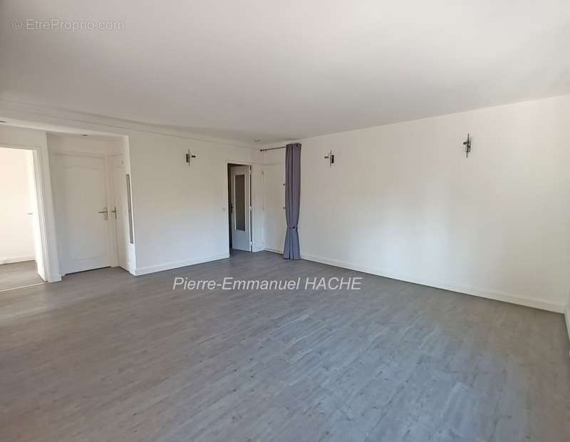 Appartement à MAREIL-MARLY