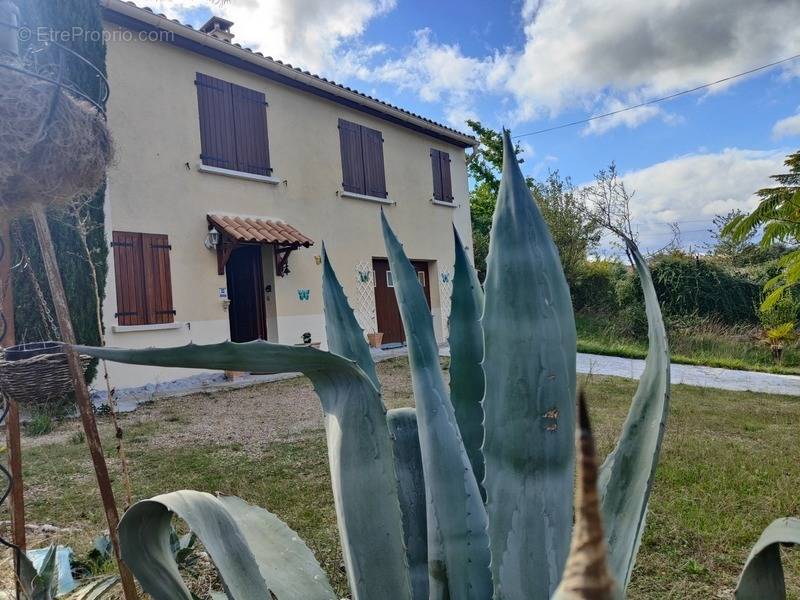 Maison à LA TOUR-SUR-ORB