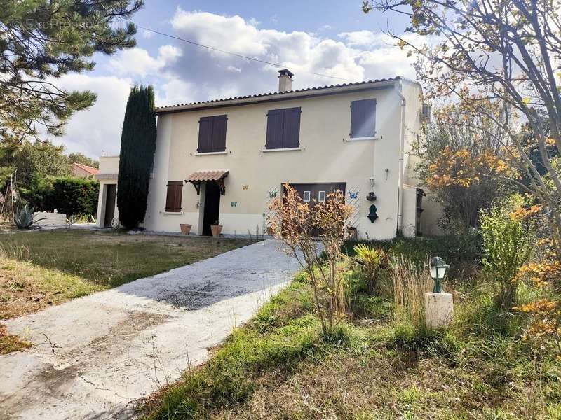 Maison à LA TOUR-SUR-ORB