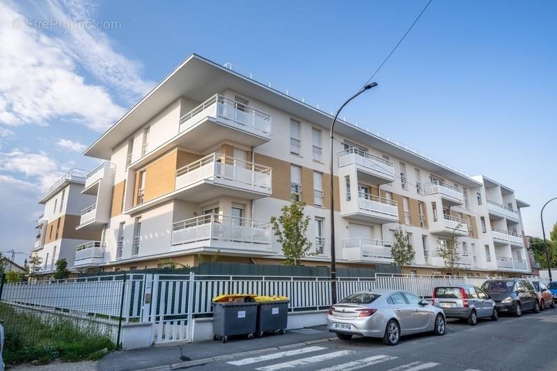 Appartement à SARTROUVILLE