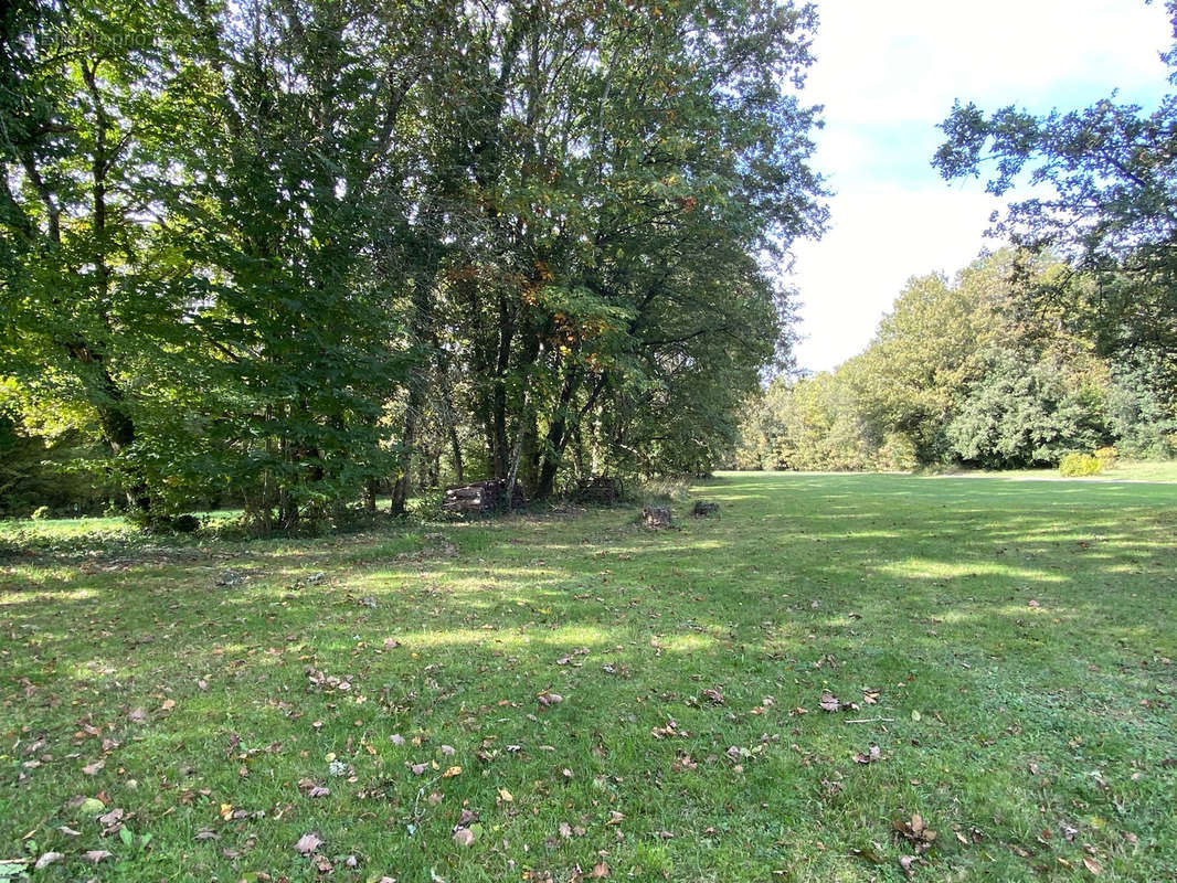 Maison à LACAPELLE-BIRON