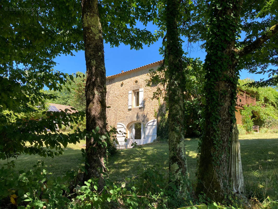 Maison à LACAPELLE-BIRON