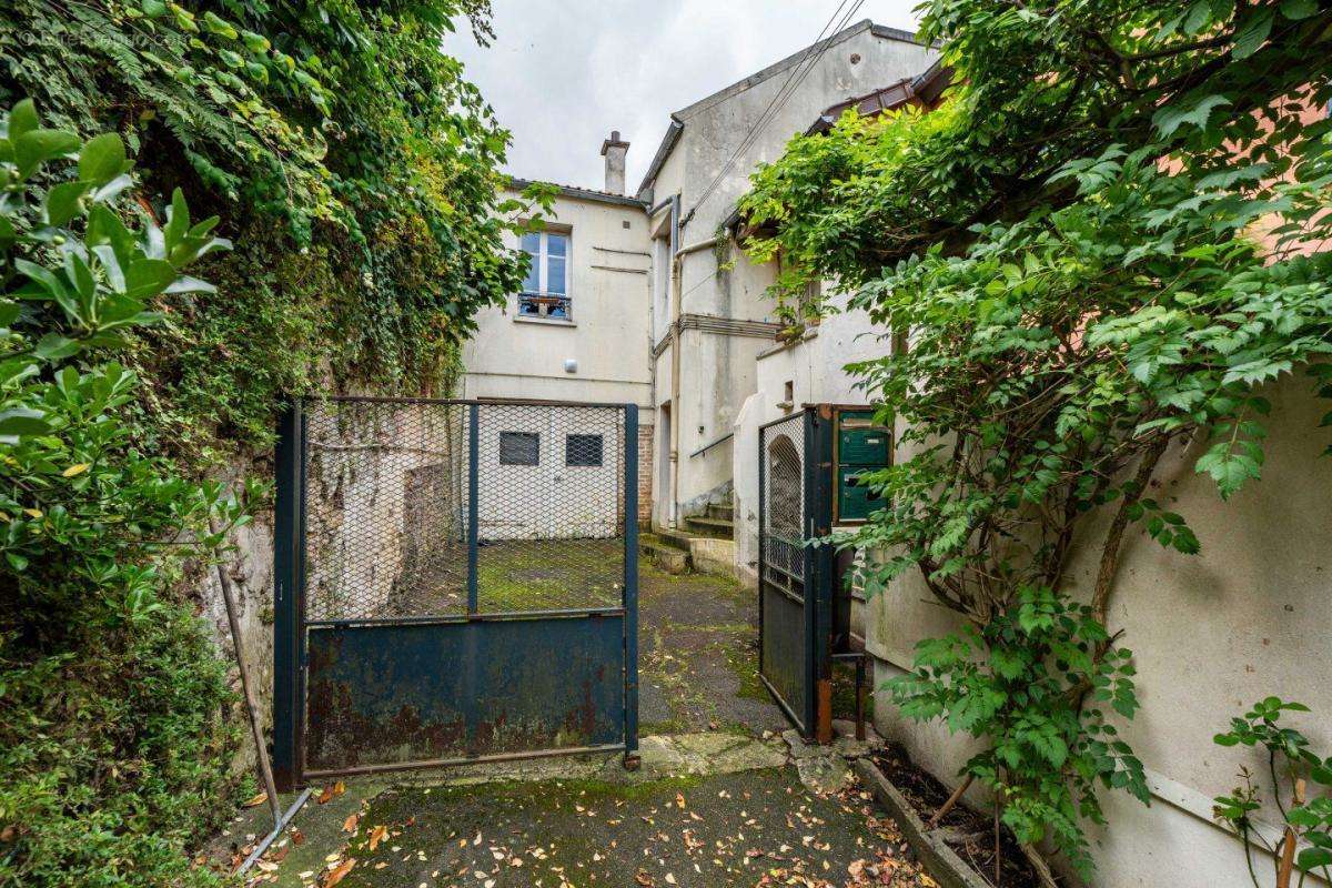 Maison à LA CELLE-SAINT-CLOUD