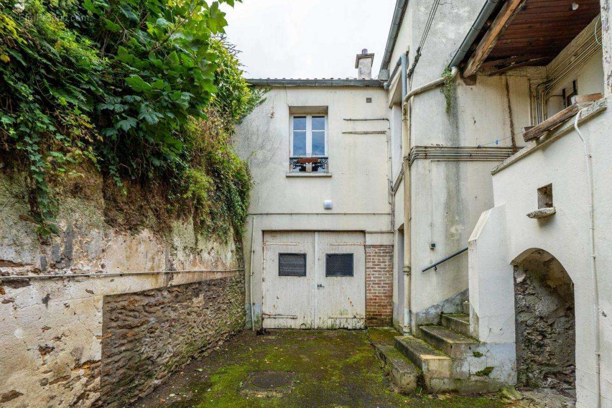 Maison à LA CELLE-SAINT-CLOUD