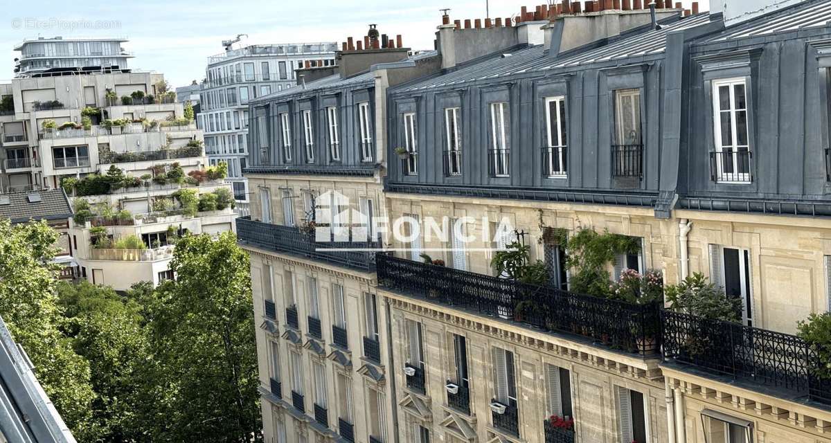 Appartement à PARIS-17E