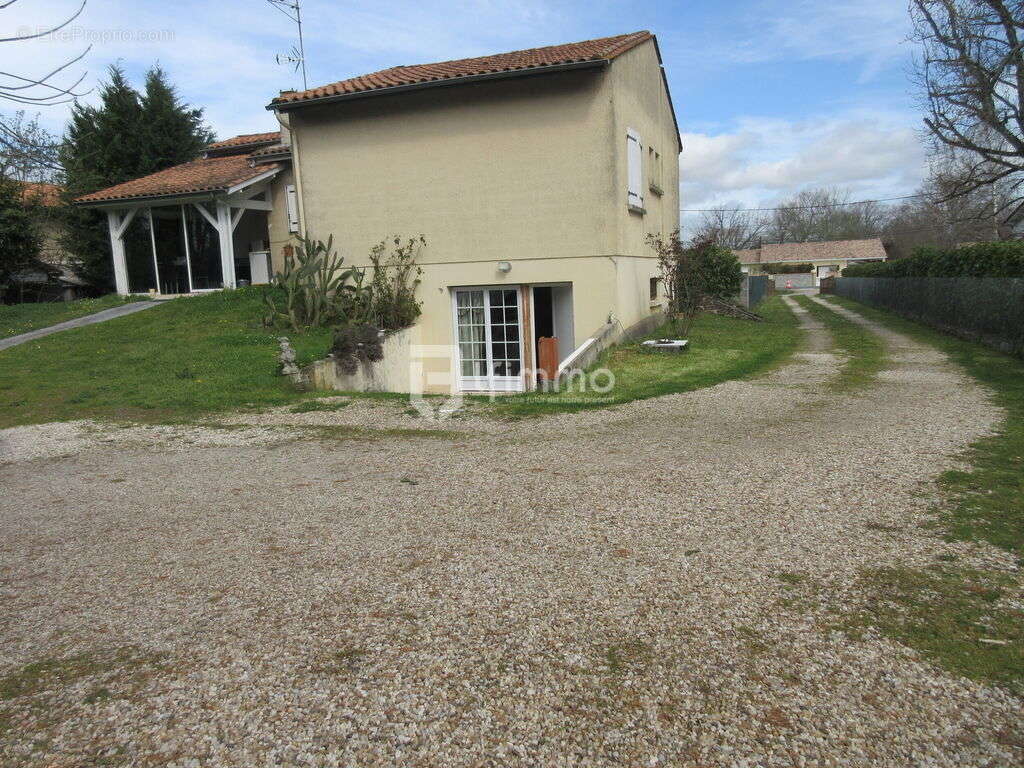 Maison à VAYRES