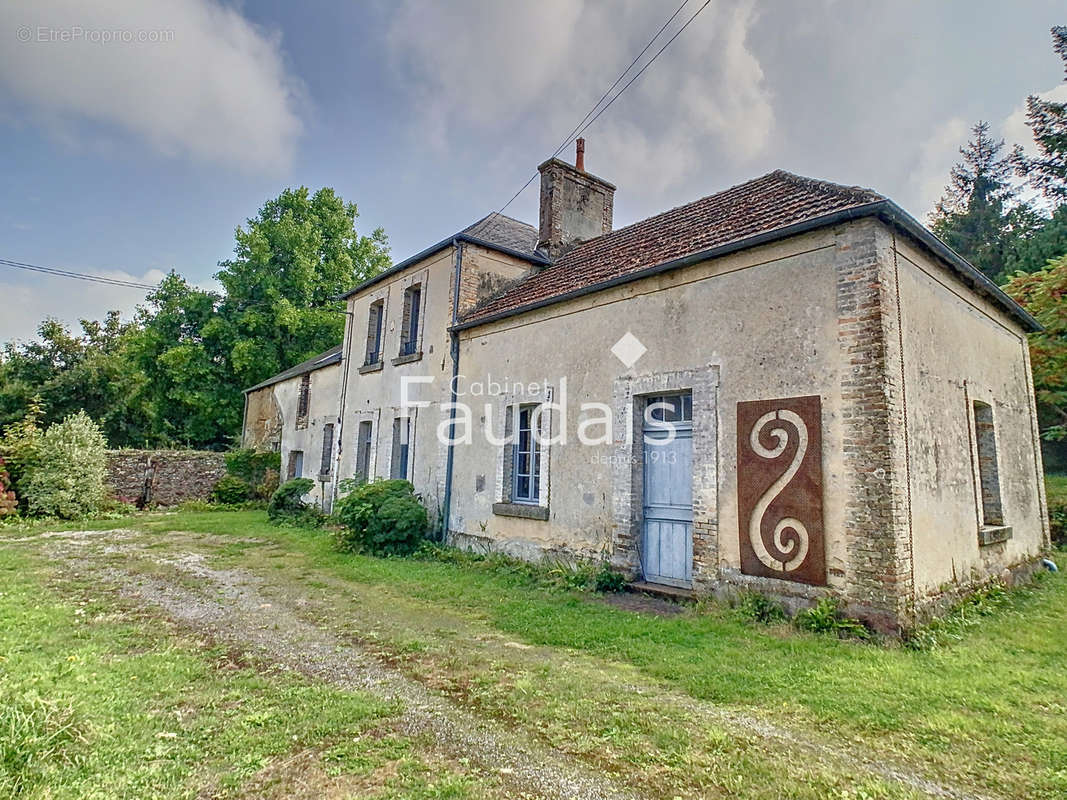 Maison à MOON-SUR-ELLE