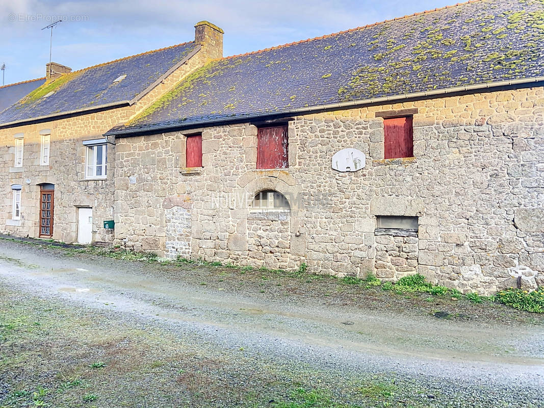 Maison à SAINT-MARC-LE-BLANC