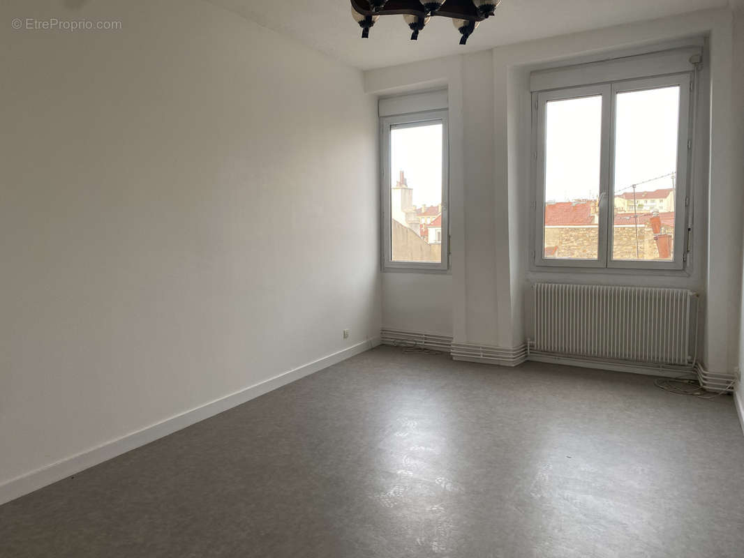 Appartement à SAINT-ETIENNE