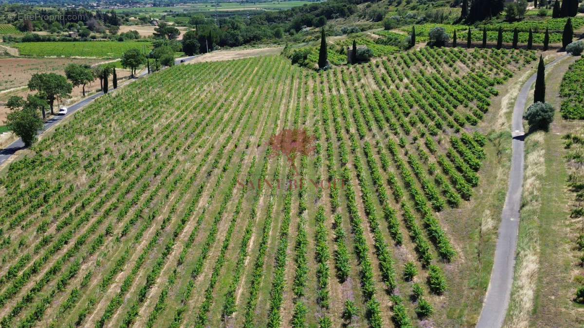 Terrain à NEBIAN