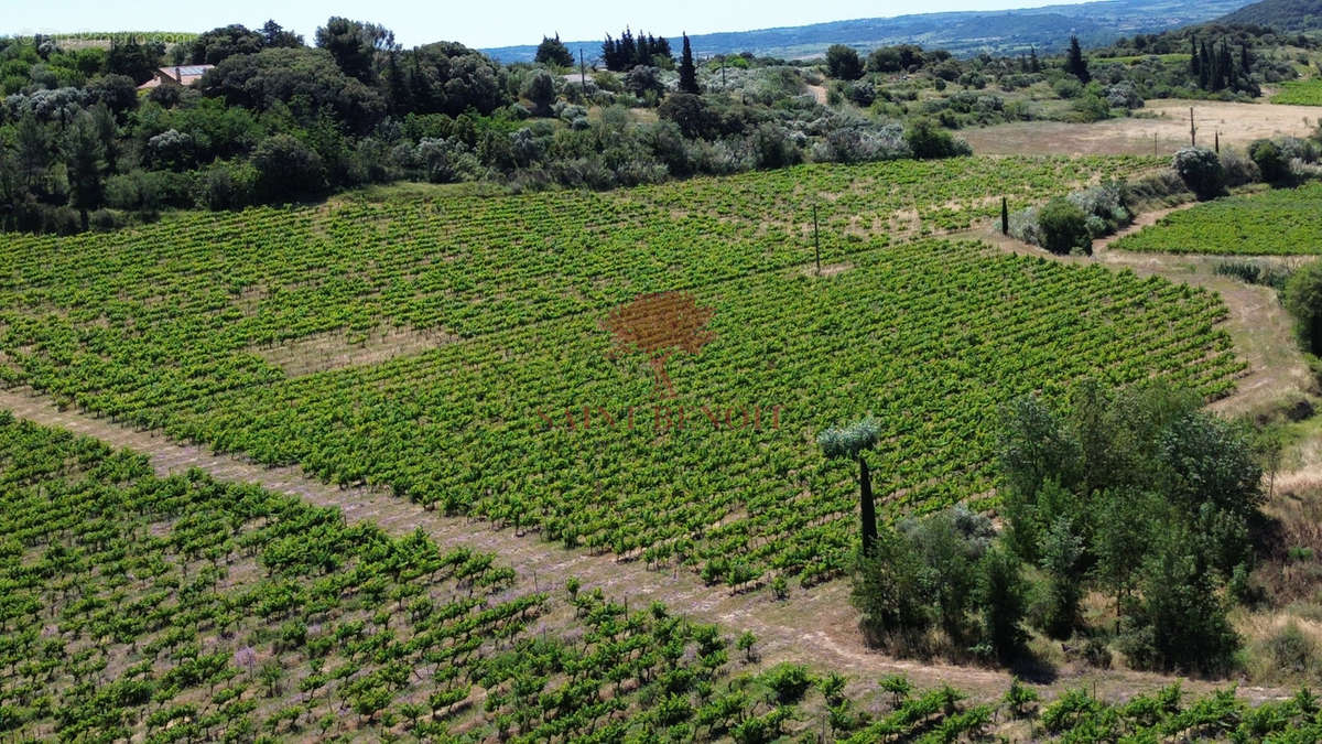 Terrain à NEBIAN