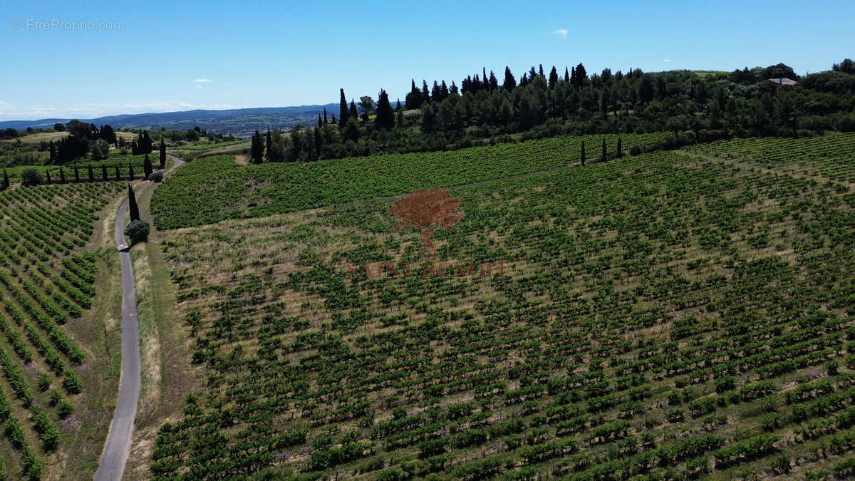 Terrain à NEBIAN