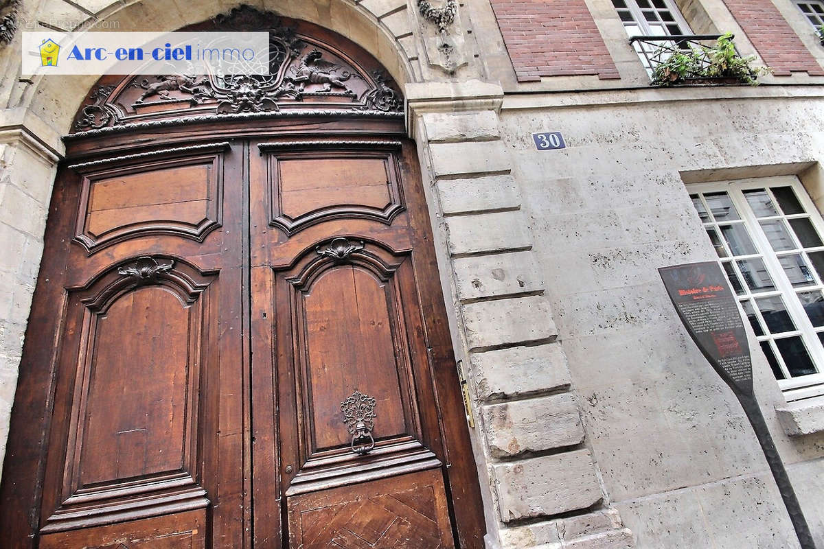 Appartement à PARIS-3E