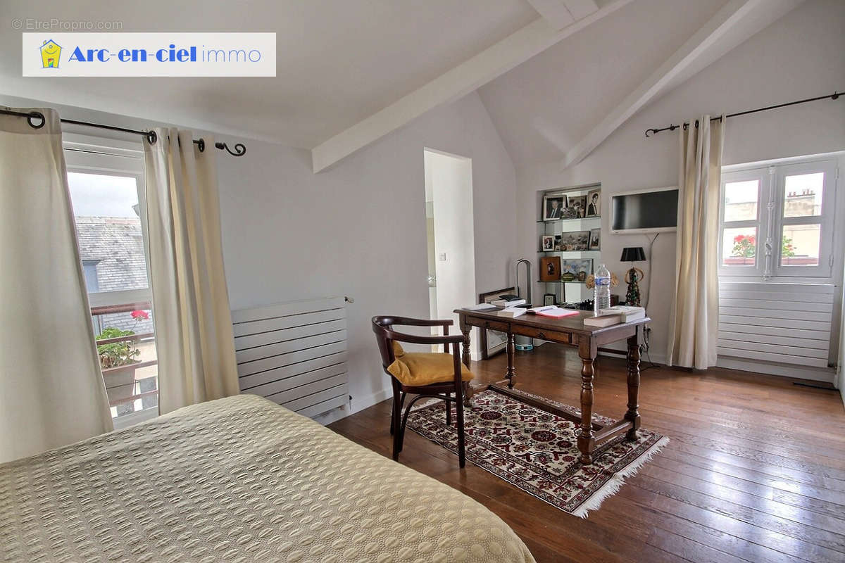 Appartement à PARIS-3E