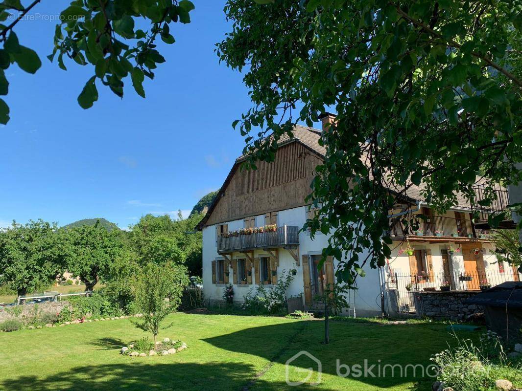 Maison à TANINGES