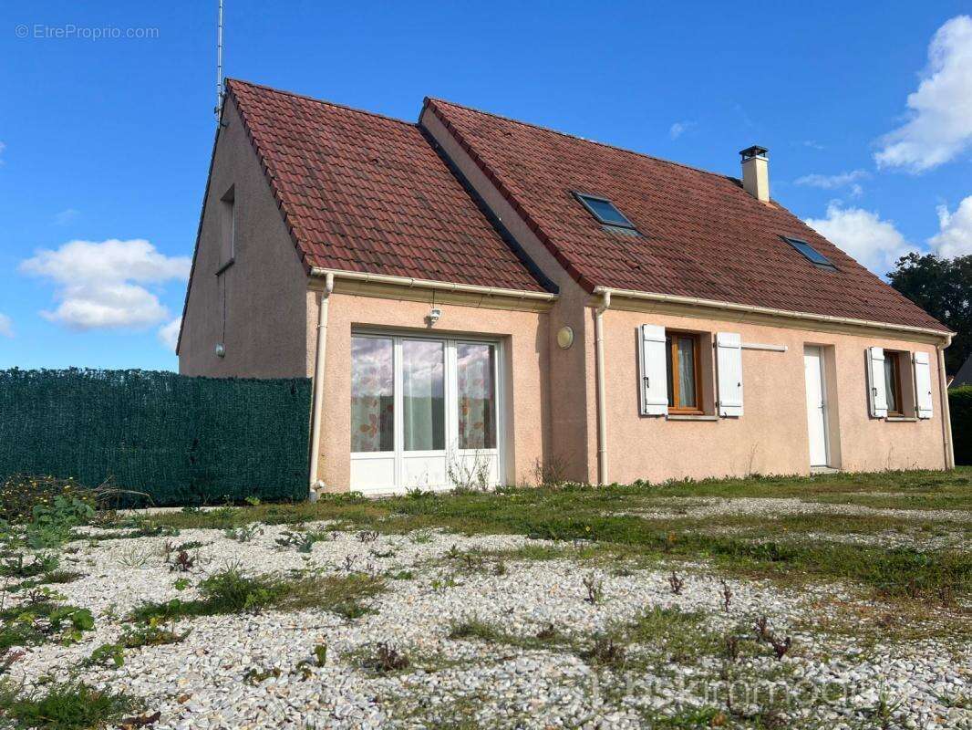 Maison à COURTENAY