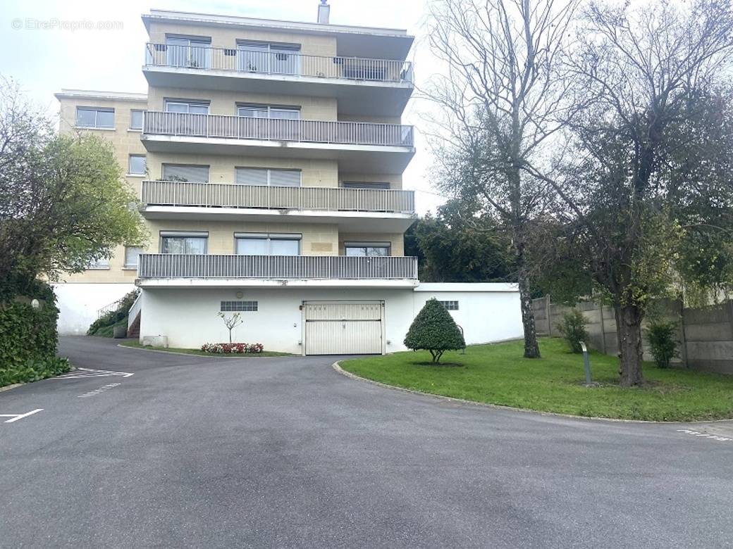 Appartement à NANTERRE