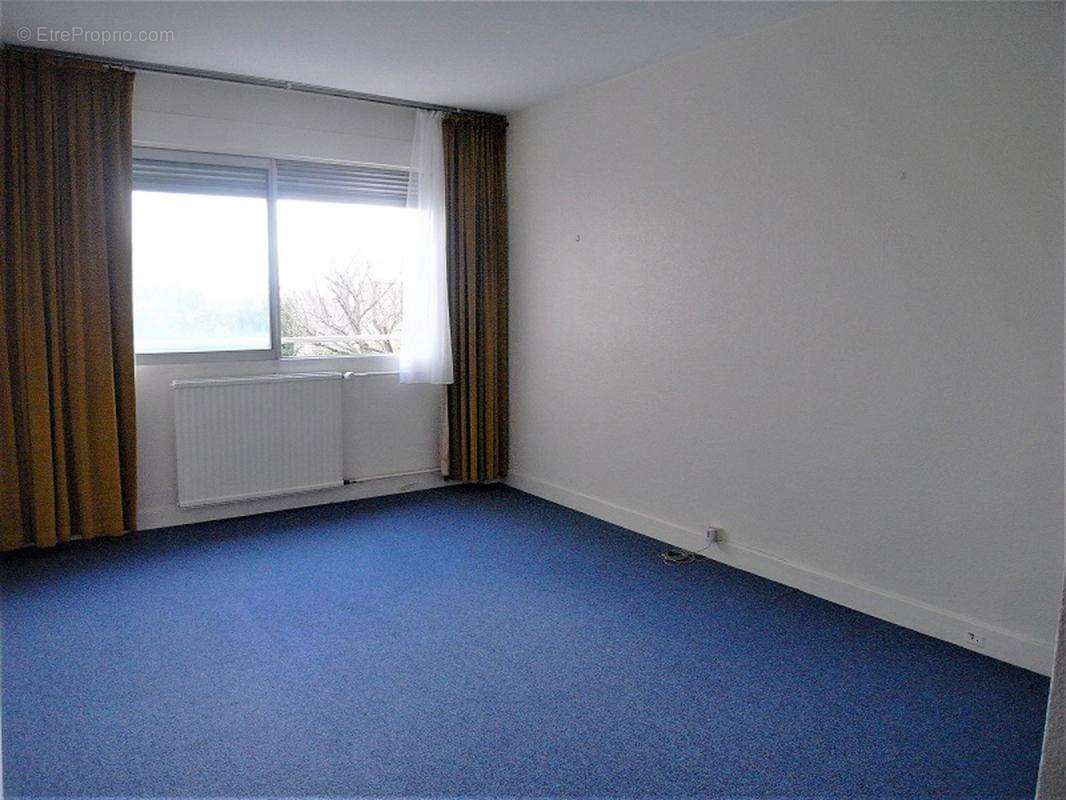 Appartement à NANTERRE