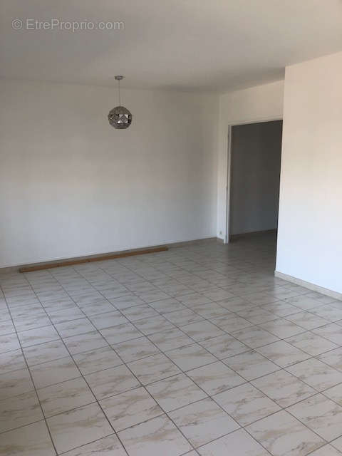 Appartement à MARSEILLE-9E