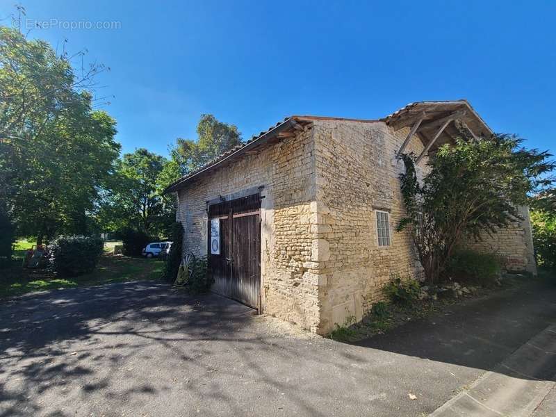 Maison à BAGNIZEAU