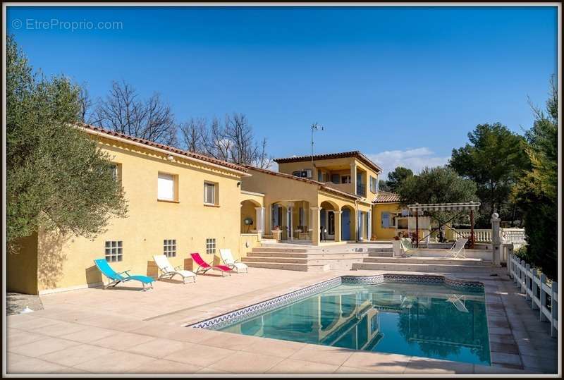 Maison à LORGUES